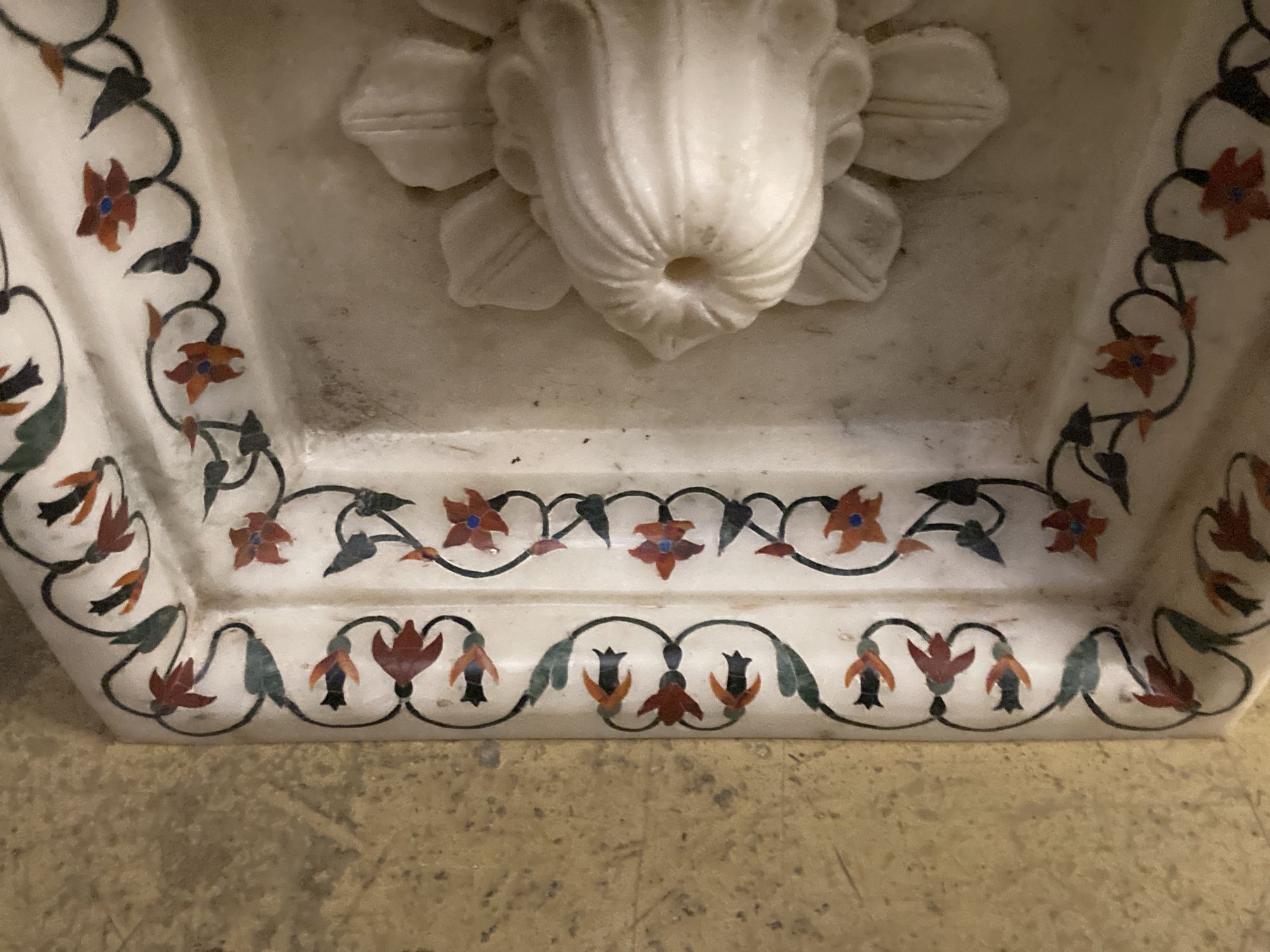 An Indian pietra dura and marble fountain, width 46cm, height 16cm